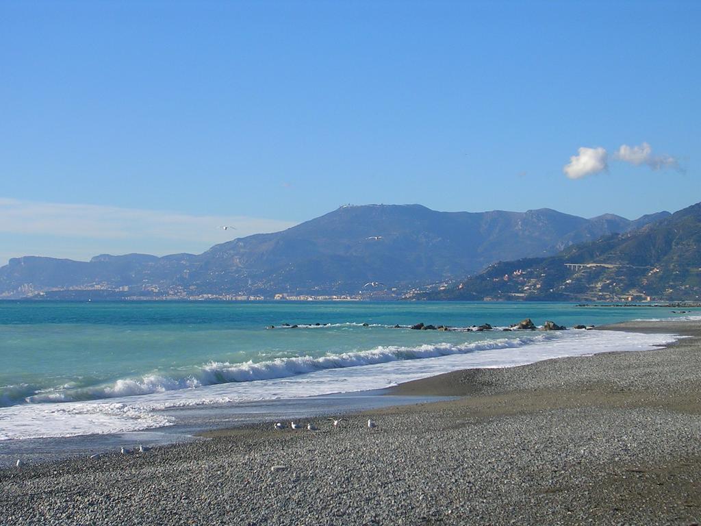 Gaiavacanze Beach Apartment Bordighera Exterior photo