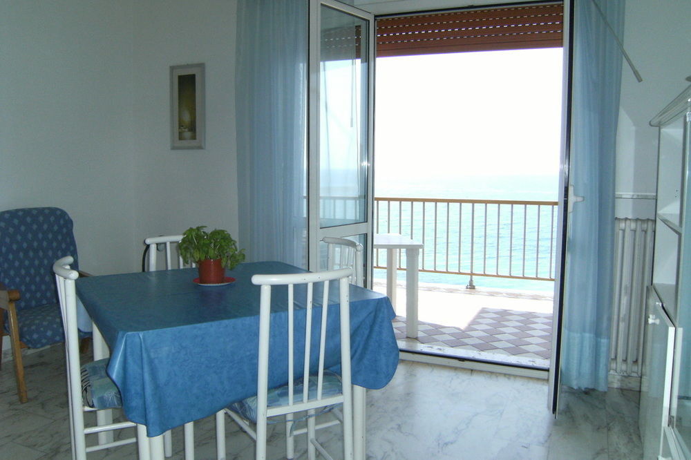 Gaiavacanze Beach Apartment Bordighera Exterior photo