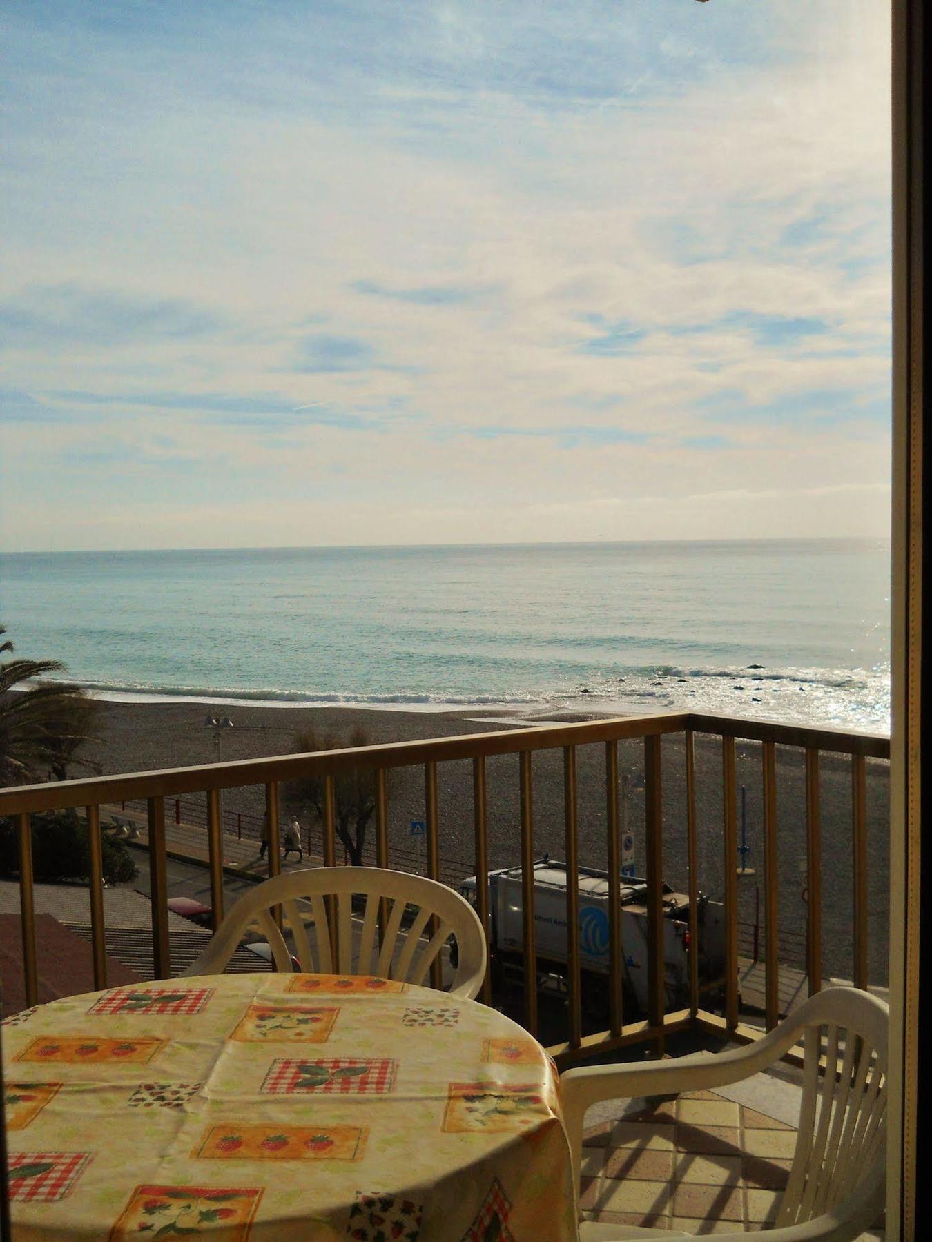 Gaiavacanze Beach Apartment Bordighera Exterior photo